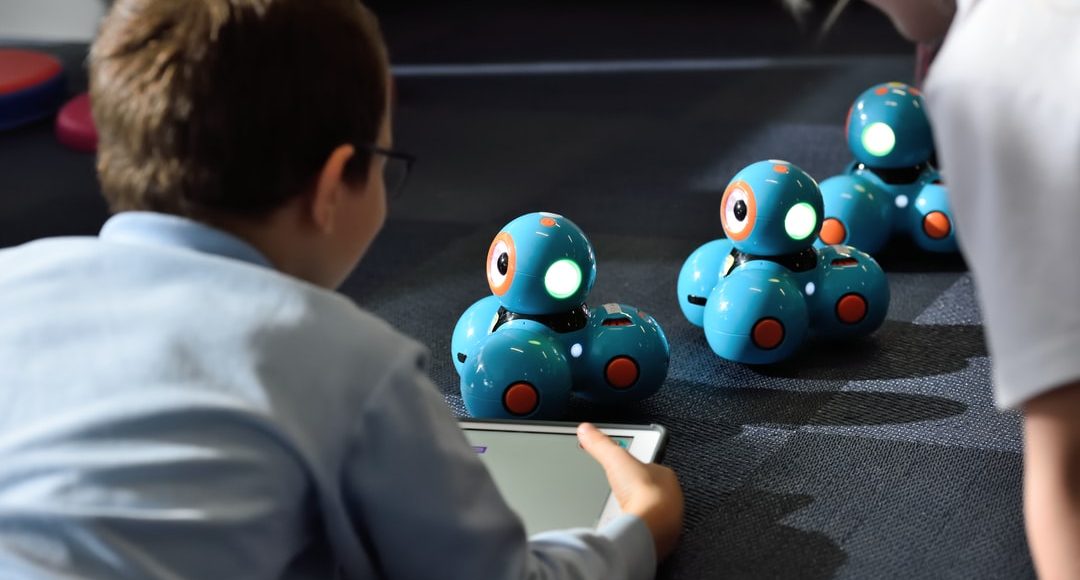 WEECOC RC Robot Jouets Geste Reconnaissance Intelligent Robot Jouets pour Enfants Peut Chanter Danse Parler Cadeau D'anniversaire De Noël Bleu