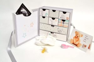 Boîte souvenir bébé : avis et sélection pour la choisir et la remplir
