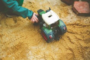 Mini-tracteurs, maxi-plaisir : pourquoi les tracteurs miniatures sont le cadeau idéal pour nos enfants