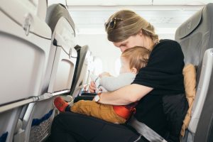 Guide pour prendre l’avion avec les enfants
